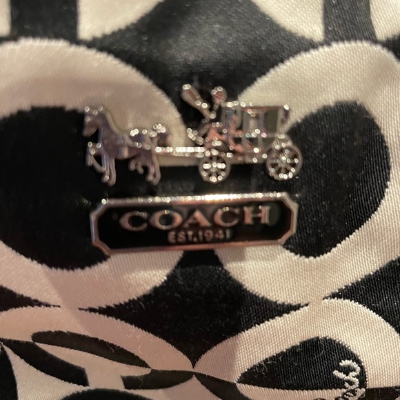 Beautiful 2007 Coach Bag never used. Has 3 compartments and all original tags. - Picture 4 of 8